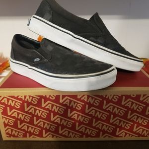 Vans slip on